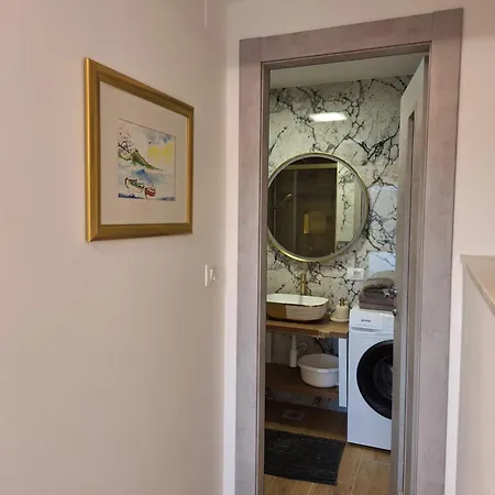 Duli With Private Hot Tub And Free Parking *