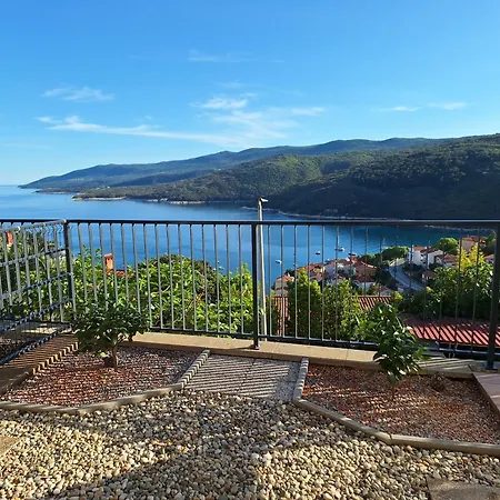 Studio Apartment Duli Rabac With Private Hot Tub, Bike Box And Free Parking