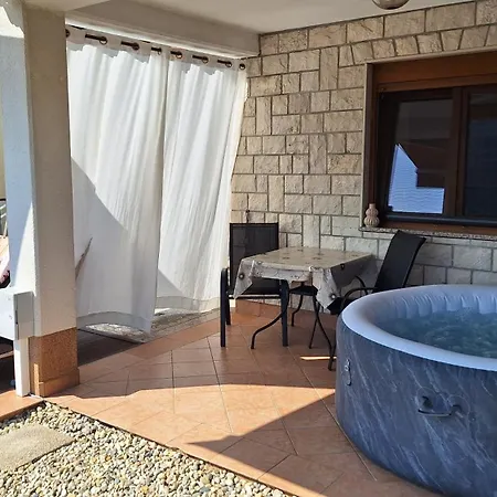 Duli With Private Hot Tub And Free Parking アパート *