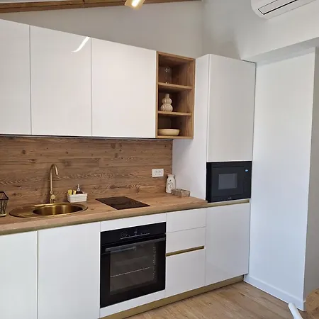 아파트 Duli With Private Hot Tub And Free Parking