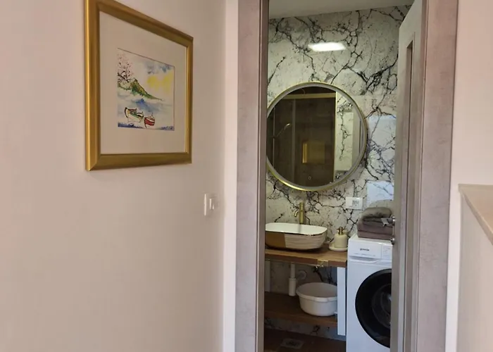 Duli With Private Hot Tub And Free Parking *