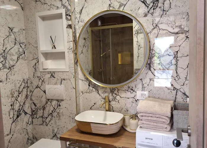 Duli With Private Hot Tub And Free Parking 아파트 라벡