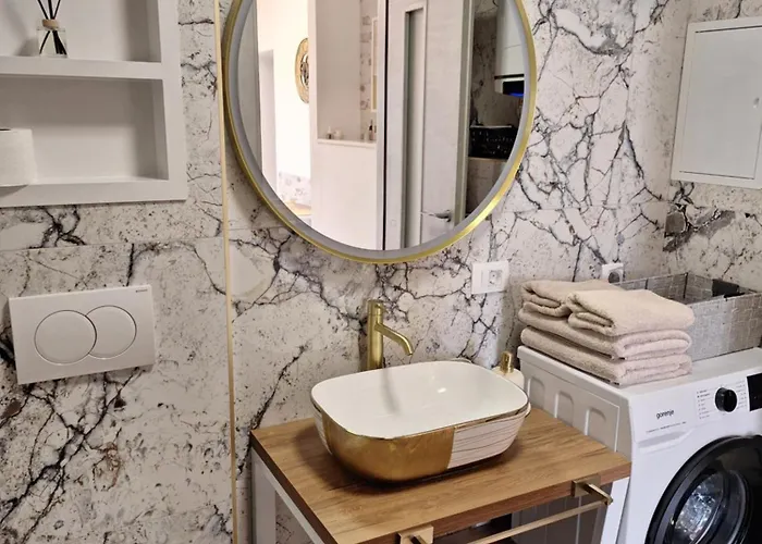 Duli With Private Hot Tub And Free Parking *