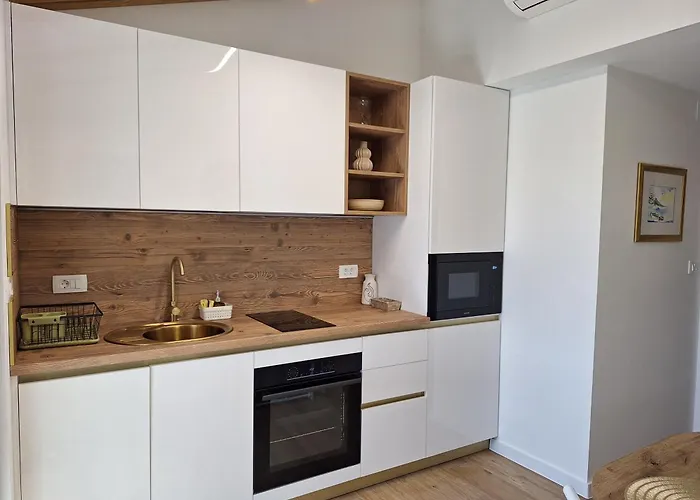 아파트 Duli With Private Hot Tub And Free Parking