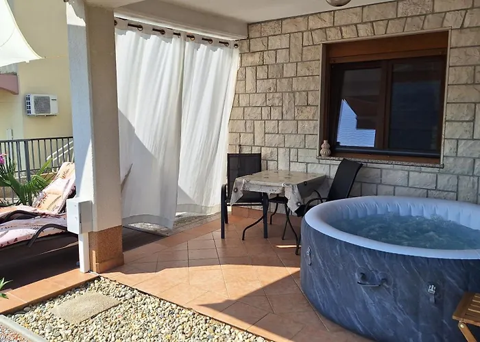 Duli With Private Hot Tub And Free Parking Lejlighed *